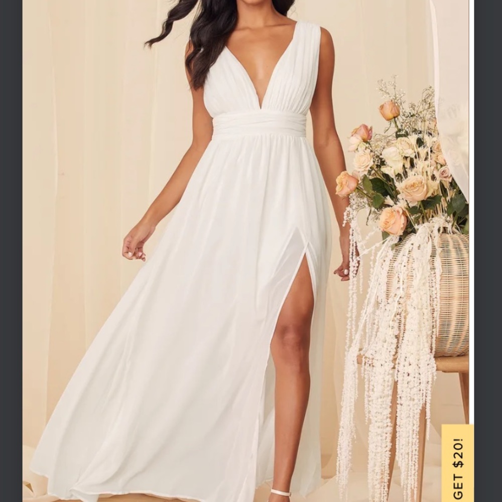 New with tags - Lulus white maxi dress